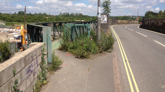 ilkeston-railway-station-awsworth-road-bridge